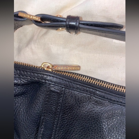 Tory Burch Amanda Handbag - Picture 5 of 6